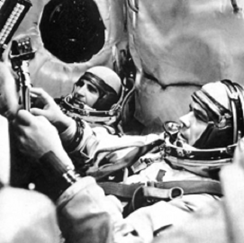 Фото: Космонавты Макаров и Лазарев. Тренировка  к полету на Союзе 18-1. 1974 год