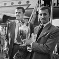 Победители кубка Европы по футболу 1960 года Лев Яшин и  Игорь Нетто