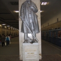 Памятник Матвею Кузьмину на станции метро Партизанская в Москве, 2005 год