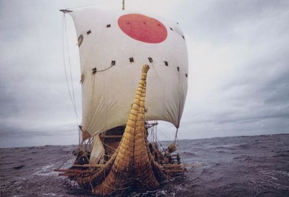 Фото: Папирусная лодка Тигрис Тура Хейердала. Программа Клуб путешественников