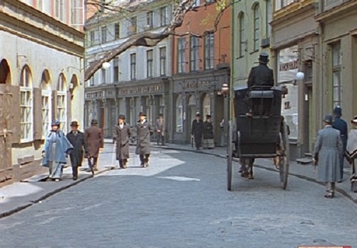 Фото: Знаменитая Бейкер стрит из фильма "Приключения Шерлока Холмса и доктора Ватсона".Рига, 1980 год