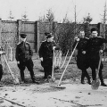 Служащие 9 отдела КГБ на работах по озеленению правительственной госдачи
