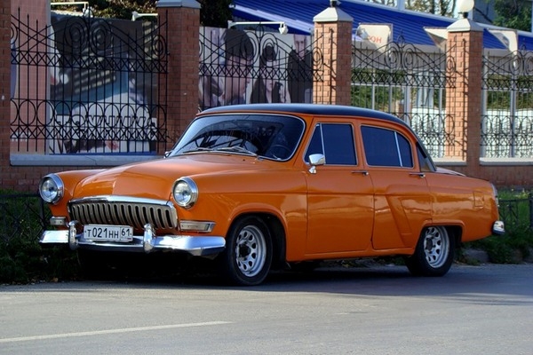 Фото: советский легковой автомобиль среднего класса
