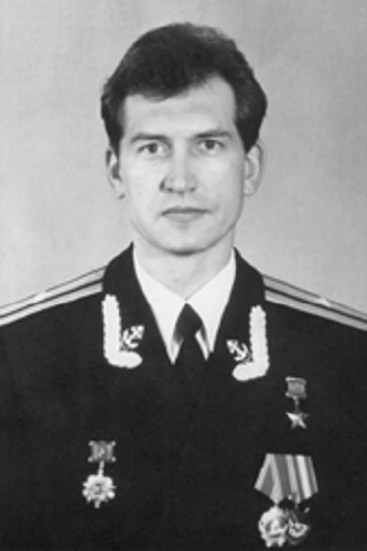 Фото: Леонид Солодков был награжден званием Герой Советского Союза уже после распада СССР, 1992 год