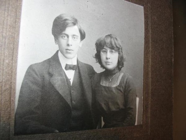Фото: Молодожены Сергей Эфрон и Марина Цветаева, 1912 год