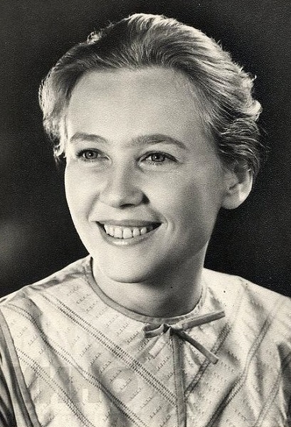Фото: Юная актриса театра им. Моссовета Ия Саввина, 1960 год