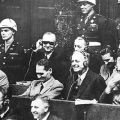Улыбки обвиняемых на Нюрнбергском процессе