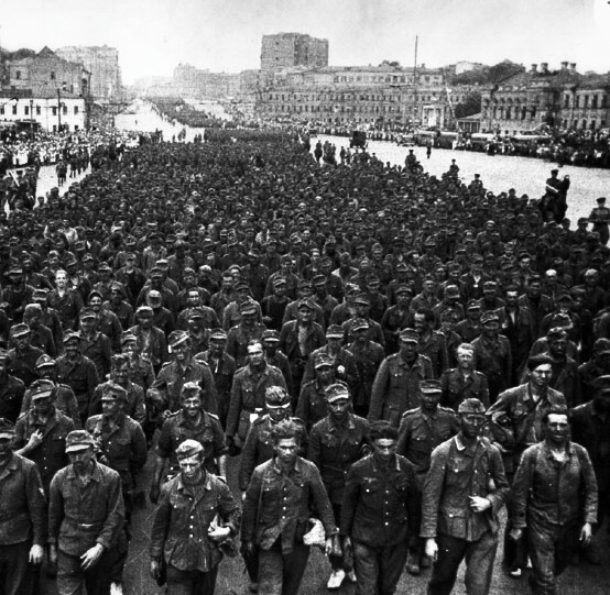 Фото: Пленные немцы в Москве, 1944 год