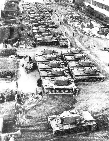 Фото: Выпуск тяжелого танка КВ-1 производили с 1939 по 1942 гг