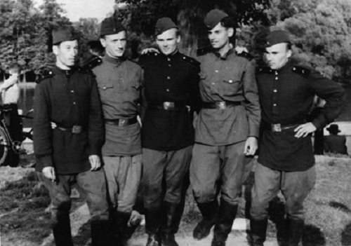 Фото: Студенты ЛГУ на военных сборах в СССР