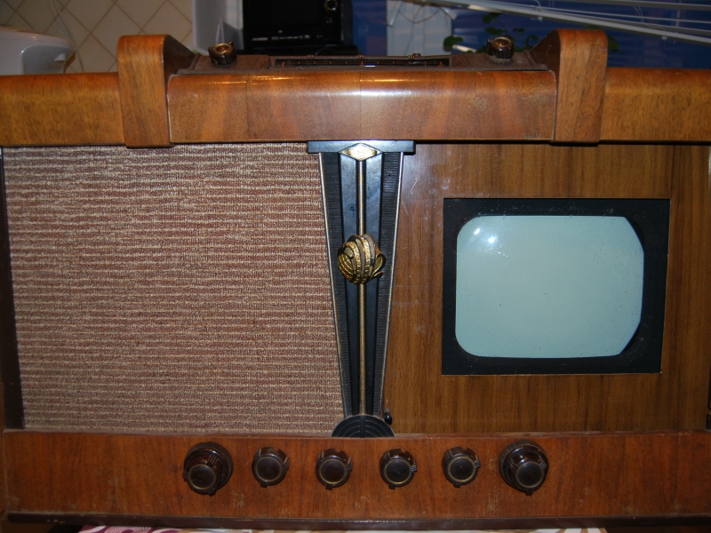Фото: Старый ламповый телевизор