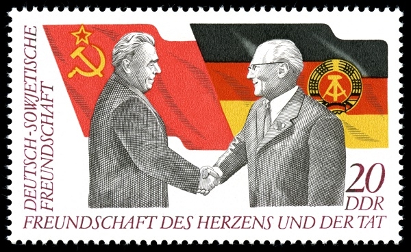 Фото: Отношения ГДР и СССР. Леонид Брежнев и Эрих Хонеккер.