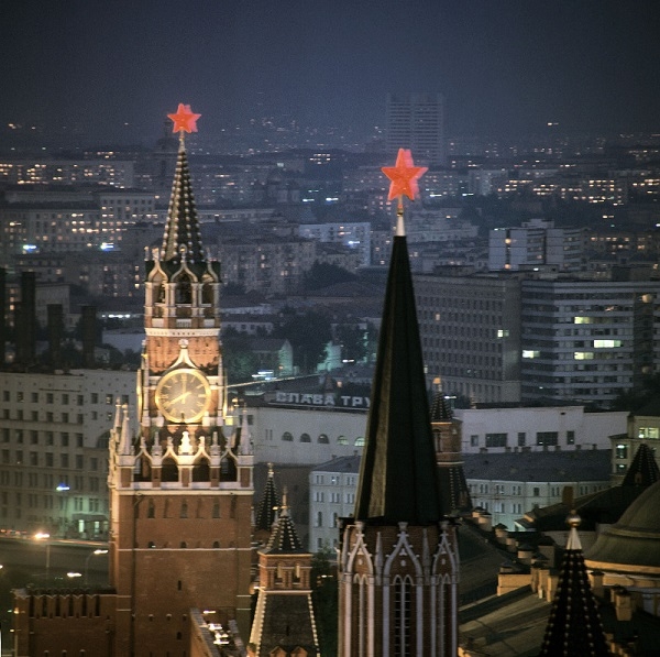 Фото: Красные звезды Московского Кремля засияли в 1935 году