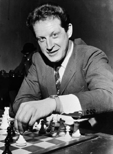 Фото: Выдающийся шахматист Ю. Л. Авербах, 1954 год