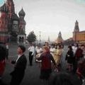 Выпускники танцуют на Красной площади