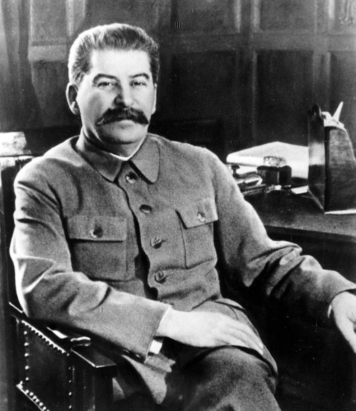 Фото: Все представления о смертной казни меняются, когда весной того же года Иосиф Виссарионович Сталин подписывает указ об её отмене