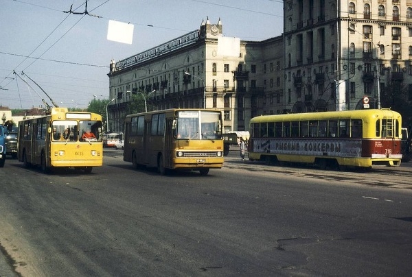 Фото: Автотранспорт на дорогах Москвы в СССР