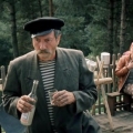 В 1981 году сибирский театральный актер Владимир Гуркин, пробующий свои силы в драматургии, написал комедию “Любовь и голуби”.