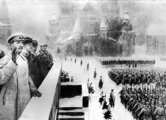 Фото: Сталин на параде в Москве 7 ноября 1941 года