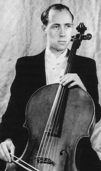 Фото: Выдающийся музыкант Мстислав Ростропович, 1948 год