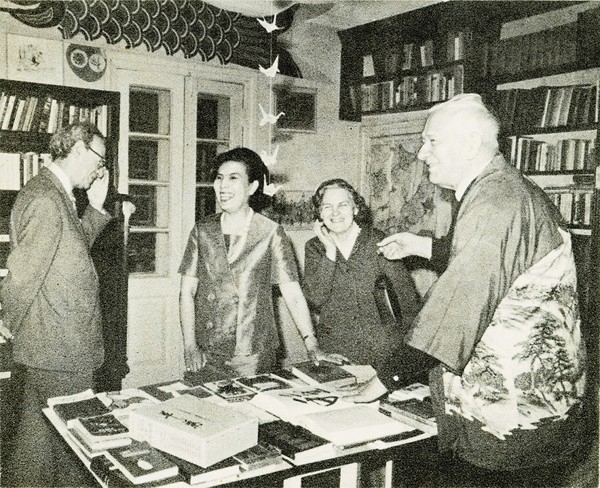 Фото: Лев Кассиль в гостях у Корнея Чуковского, 1955 год