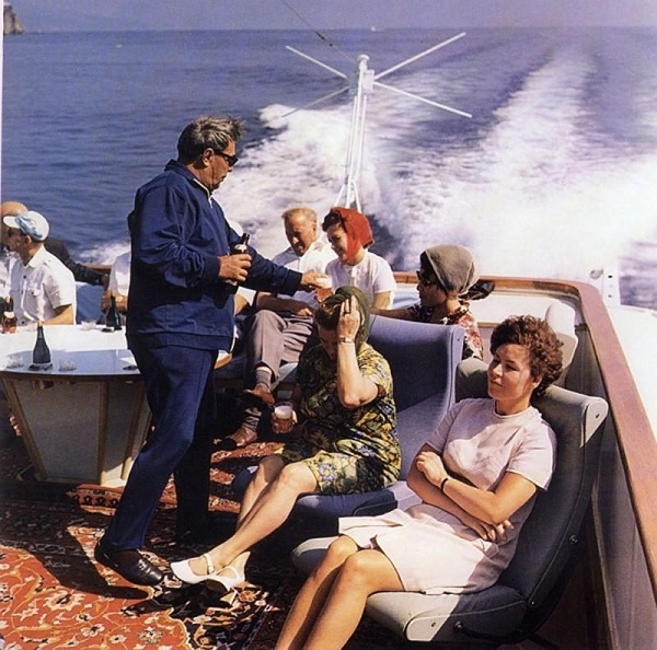 Фото: Брежнев на яхте в Крыму, 1976 год