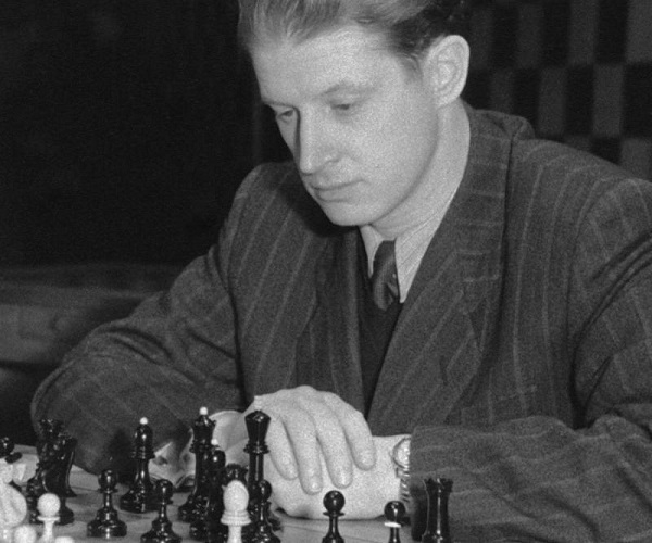 Фото: Международный гроссмейстер  Ю. Л. Авербах, 1952 год