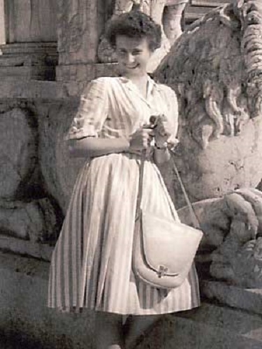 Фото: Модная советская гражданка на отдыхе в Италии. 1954г.
