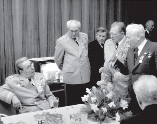 Фото: Ю.В. Андропов - правая рука Л.И. Брежнева. 1979 год