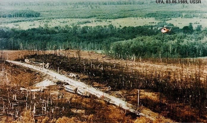 Фото: Трагедия под Уфой.Самая крупная железнодорожная катастрофа в истории СССР. 1989 год
