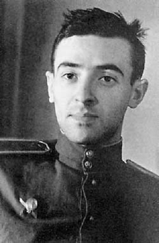 Фото: Участник ВОВ, актер Владимир Этуш, 1943 год