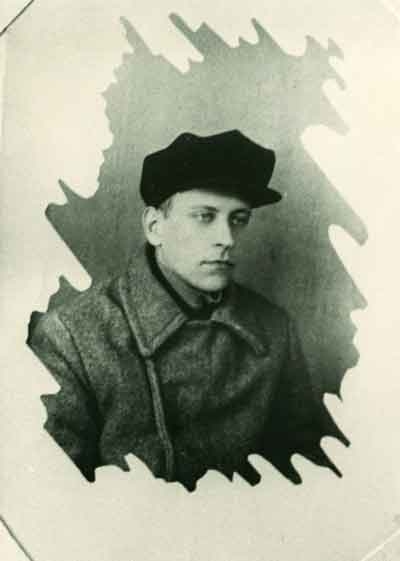 Фото: Соловки. Политзаключенный Д.С. Лихачев. 1929 год