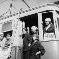 Будущие водители трамваев. Советские девушки ученицы в трамвайном депо.