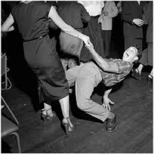 Фото: Танцы-дискотека в одном из советских ДК 60-х