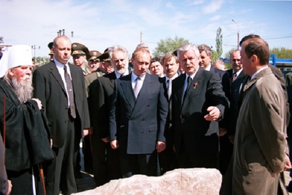 Фото: Губернатор Курской области Руцкой и президент В.В. Путин, 2000 год
