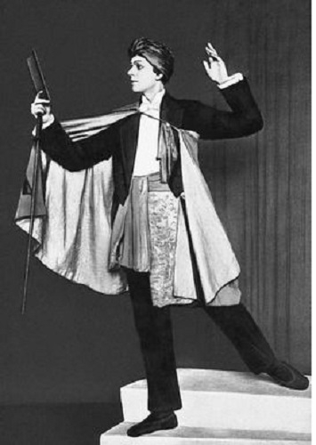 Фото: Актер Юрий Завадский в спектакле Е. Вахтангова Принцесса Турандот, 1922 год