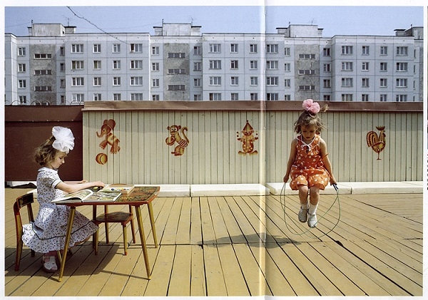 Фото: Один день из жизни СССР.Фото Д.Мехта Канада   - бант носят все советские девочки-дошкольницы, 1987 год