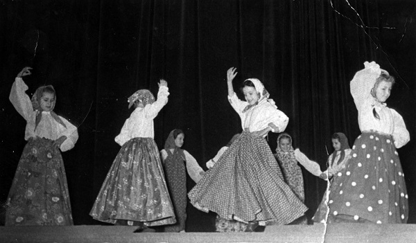 Фото: Концерт учеников школы при посольстве СССР в ГДР, 1963 год
