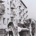 Радостные минуты переезда в новую квартиру в СССР. 1963 год