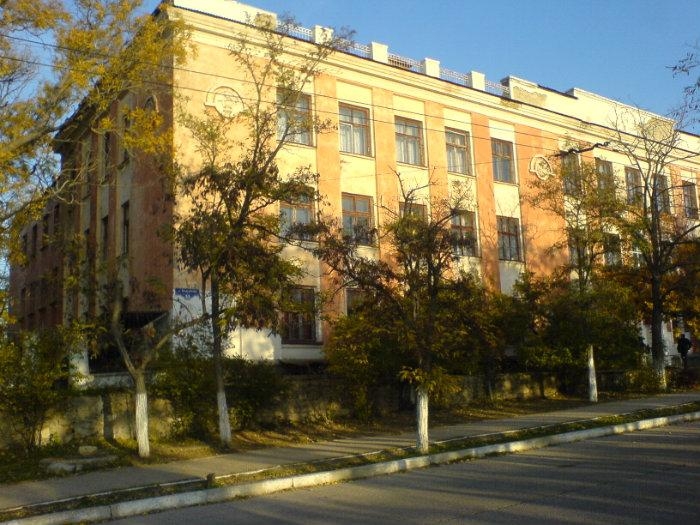 Фото:  Здание Севастопольского ПТУ.