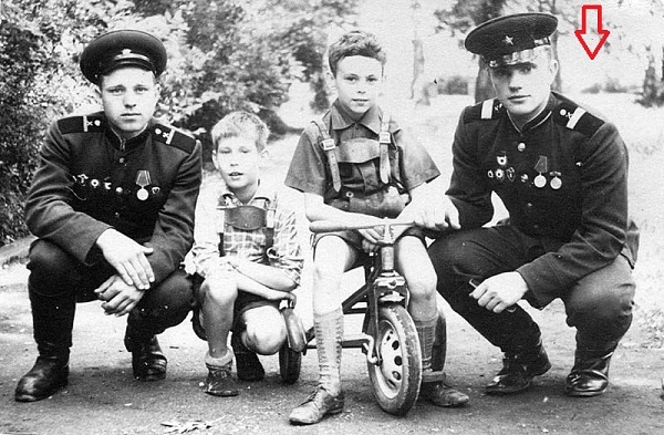 Фото: Геннадий Зюганов в рядах Красной Армии