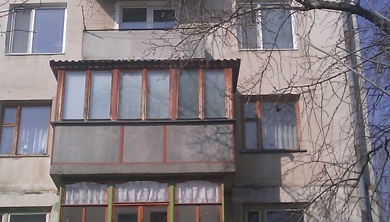 Фото: Первые варианты застекления балконов в СССР