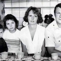 Виталий Соломин с женой и дочерьми