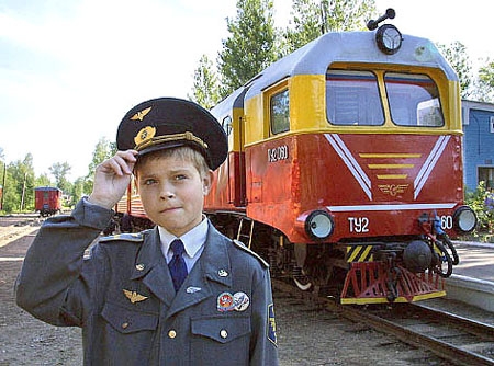 Фото: Юный железнодорожник на ДЖД