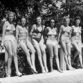Советские девушки 60-х в купальниках
