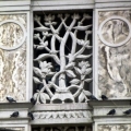 Орнамент ажурных решоток в доме Бурова выполнен по эскизам  художника Фаворского