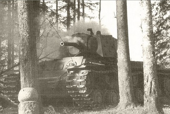 Фото: Танк КВ-1 прошел Финскую и ВОВ.
