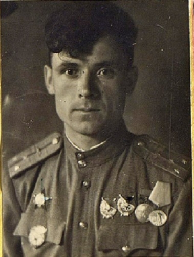 Фото: Герой Советского Союза, летчик  Г.А. Николаев, повторивший подвиг Гастелло в 1944 году