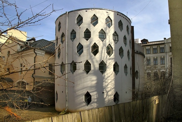 Фото: Вид на дом архитектора Мельникова. Наши дни.