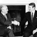 Рональд Рейган и Михаил Горбачев